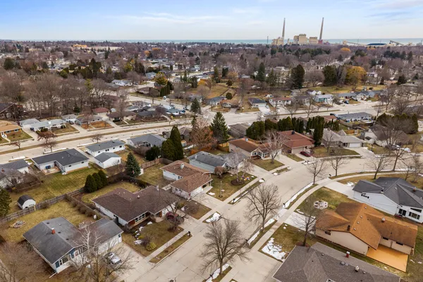 $295,000 | 1736 Knoll Crest Drive, Sheboygan, WI 53081