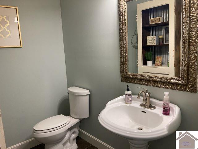 125 Hubert Road Mayfield, KY 42066 - Photo 23 of 35 half bath
