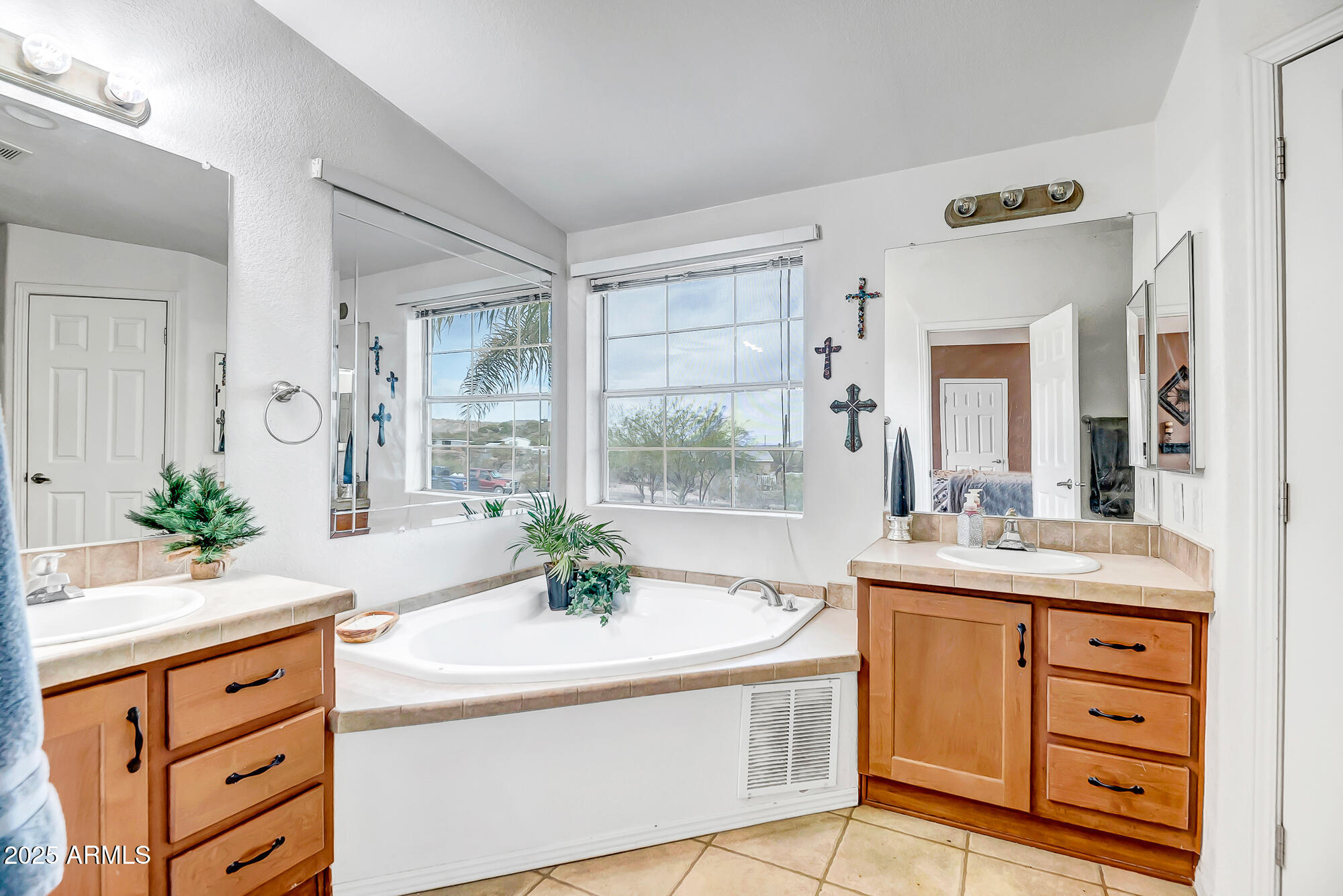 2406 West White Spar Road New River, AZ 85087 - Photo 17 of 26 Master bath area
