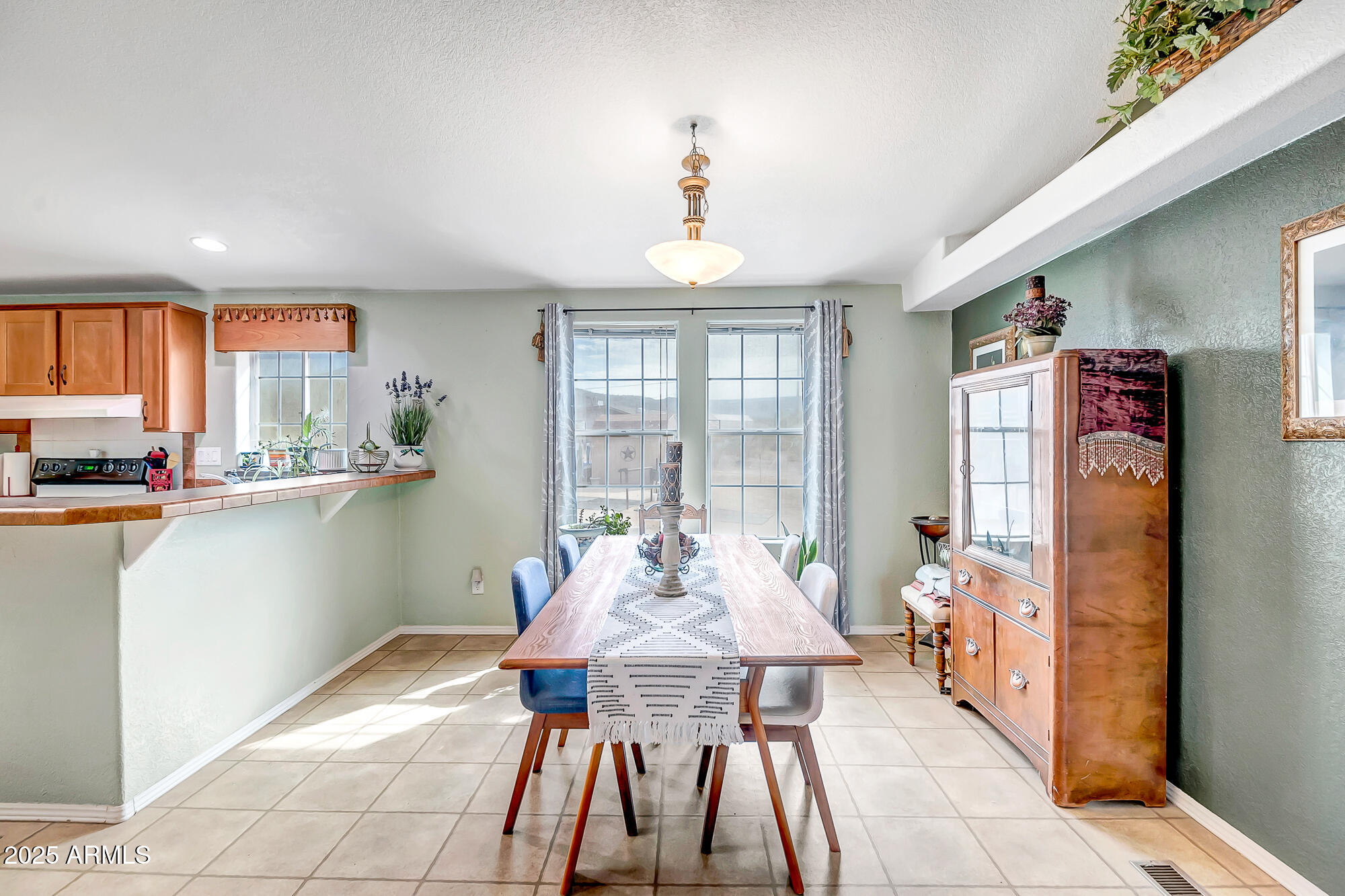 2406 West White Spar Road New River, AZ 85087 - Photo 4 of 26 Eat in area