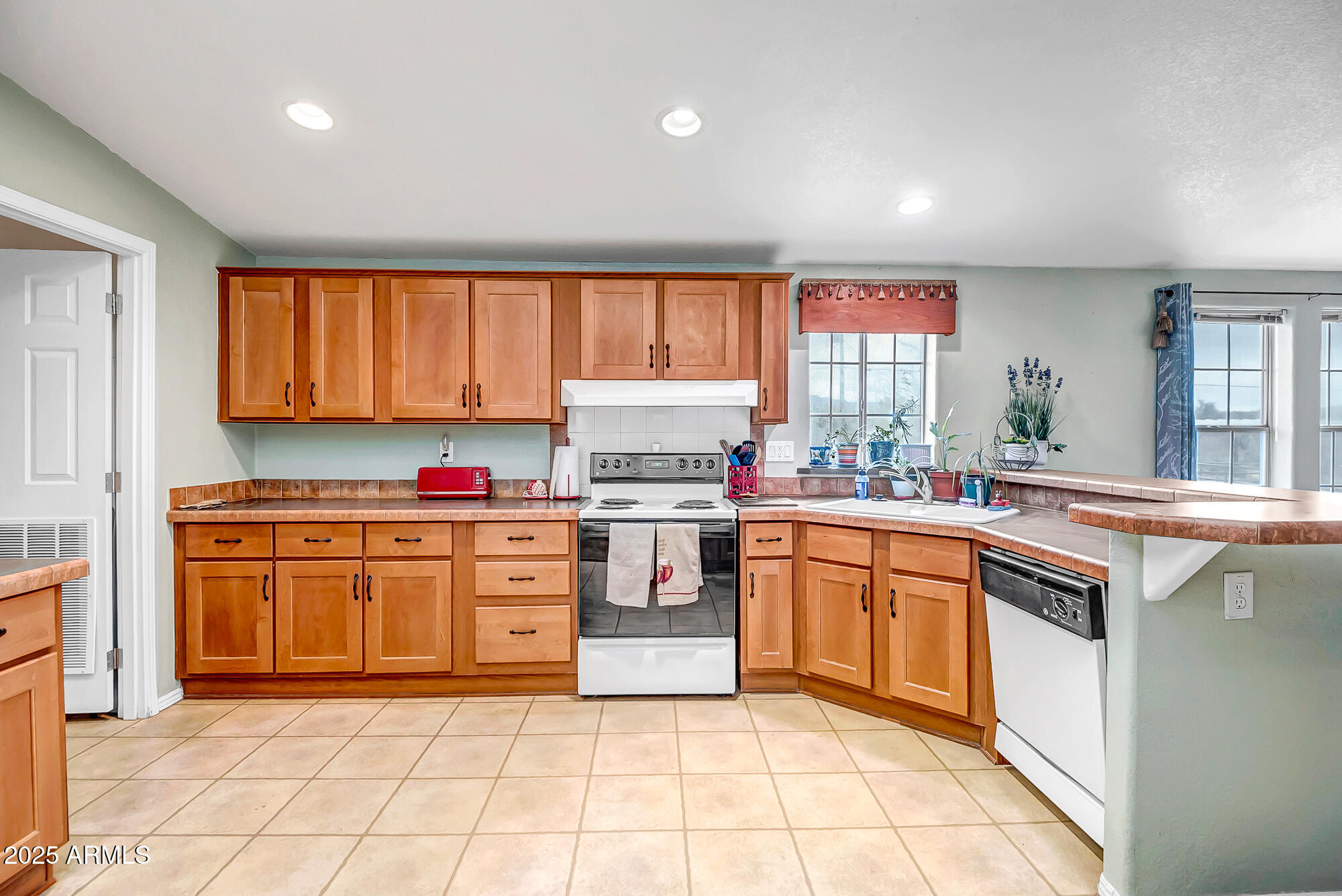 2406 West White Spar Road New River, AZ 85087 - Photo 9 of 26 Kitchen Area
