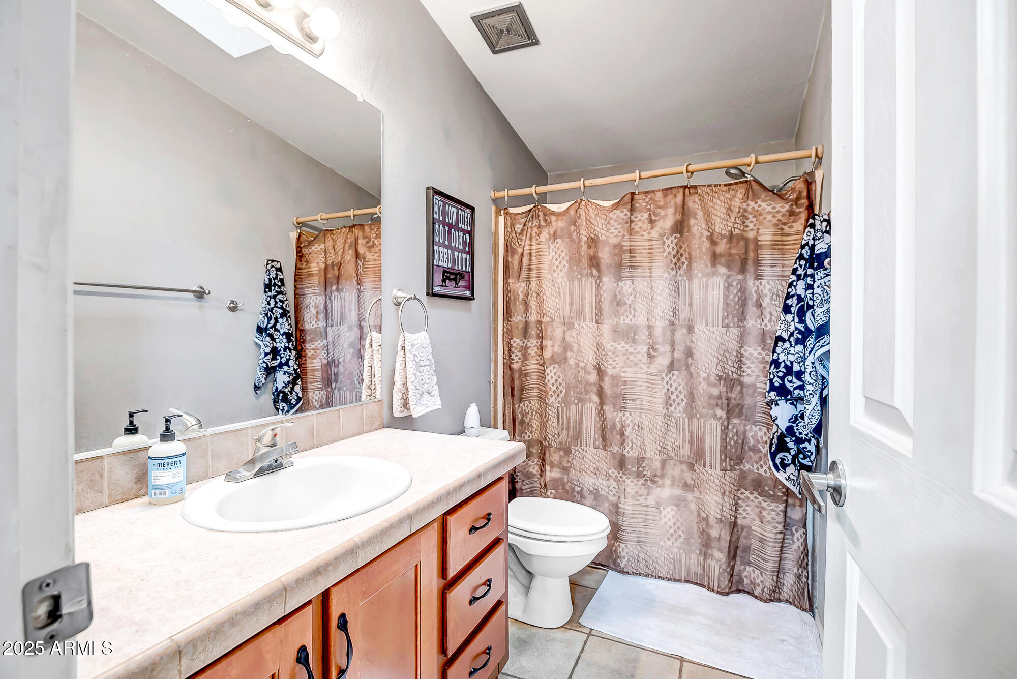 2406 West White Spar Road New River, AZ 85087 - Photo 10 of 26 2nd bathroom