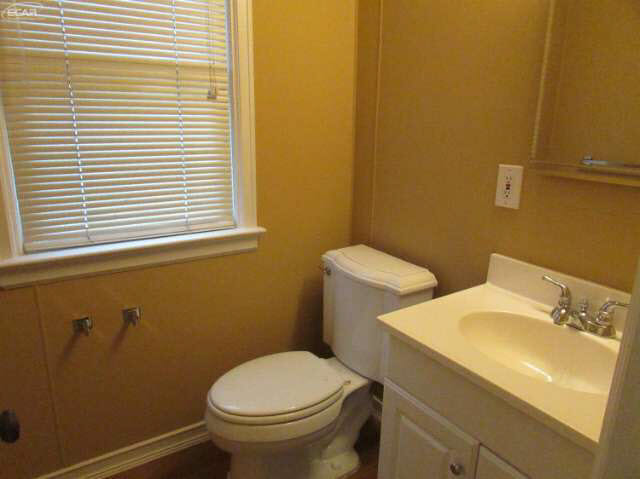 2391 Covert Road Burton, MI 48509 - Photo 21 of 38 21222754-20.JPG