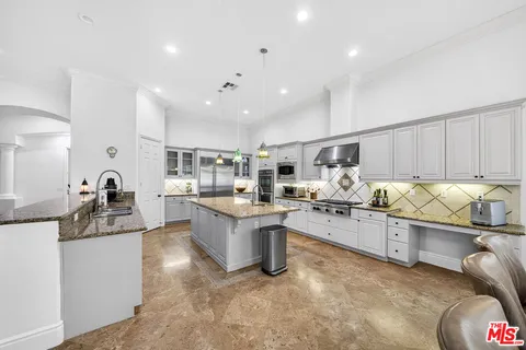 $2,388,000 | 1660 Alamitos Circle, Corona, CA 92881