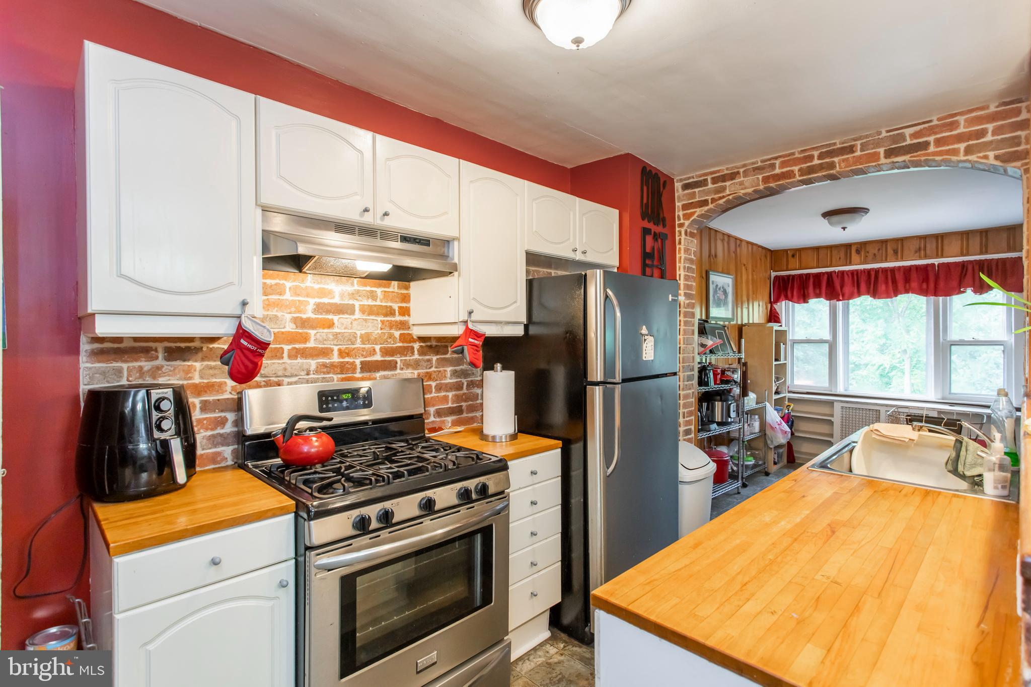 7625 Parkview Road Upper Darby, PA 19082 - Photo 12 of 44