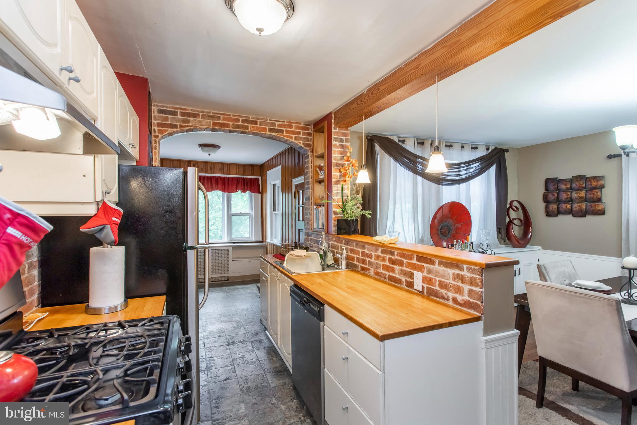 7625 Parkview Road Upper Darby, PA 19082 - Photo 9 of 44