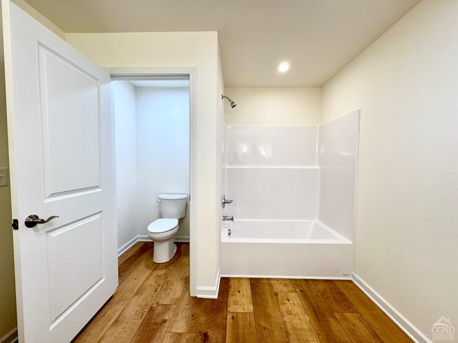 29 Marina Drive Catskill, NY 12414 - Photo 15 of 28 a bathroom with a bathtub and toilet