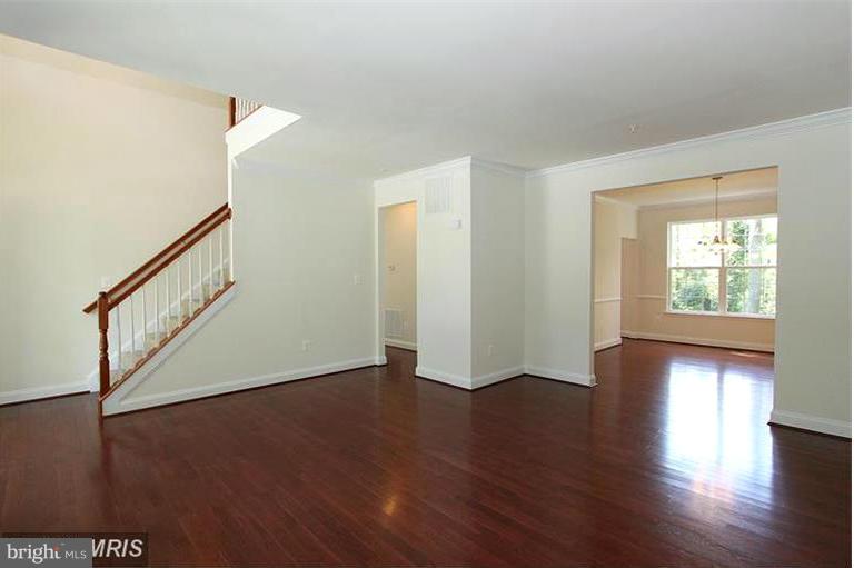 10301 Brandywine Road Clinton, MD 20735 - Photo 4 of 12 Living Room