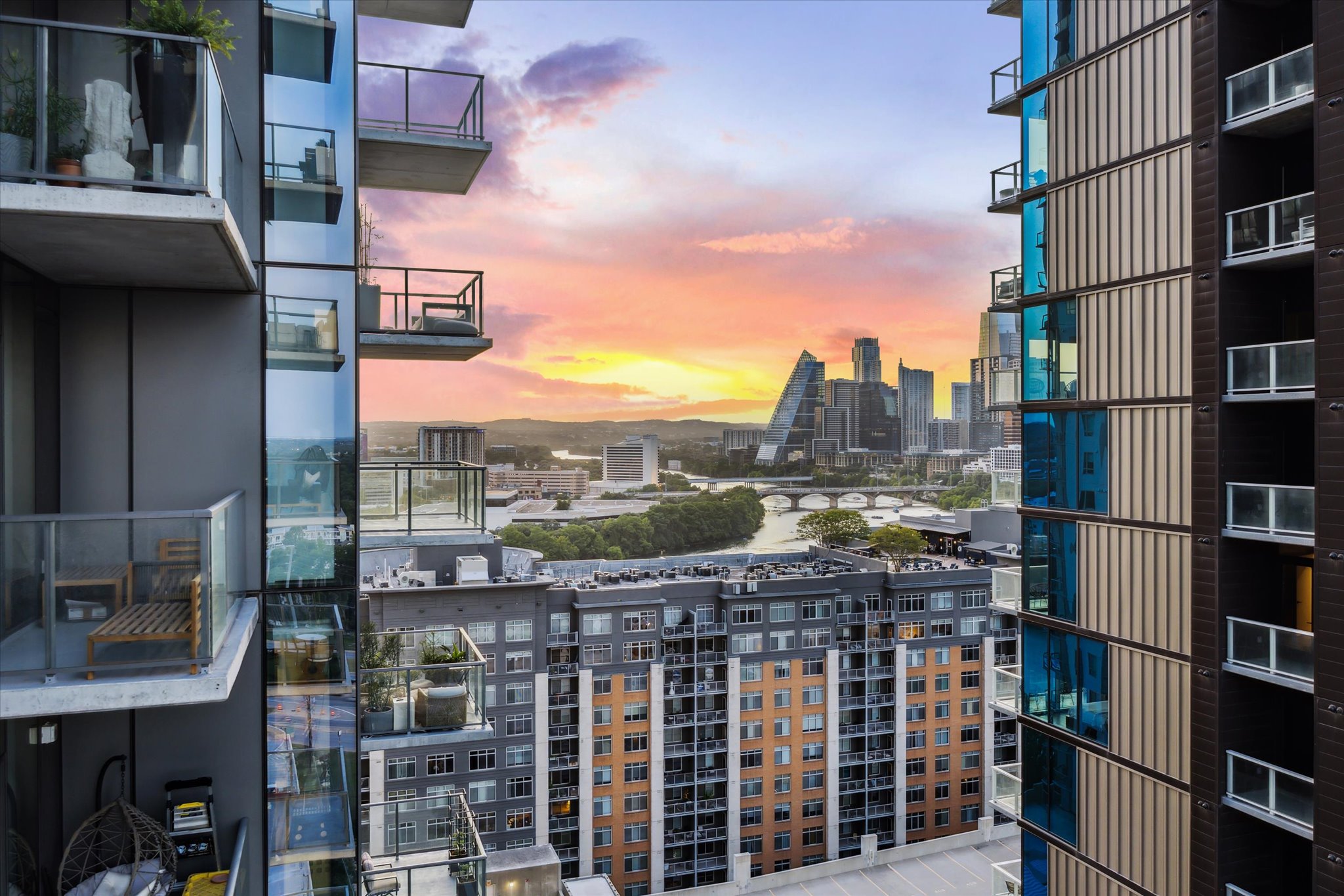 44 East Avenue, Unit 1607 Austin, TX 78701 - Photo 2 of 19 a city view with tall buildings