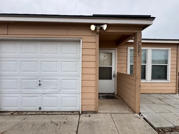 $1,200 | 7921 M G Road, San Antonio, TX 78251