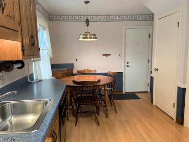 5240 East Farnhurst Road Cleveland, OH 44124 - Photo 7 of 28 Gallery Image 7