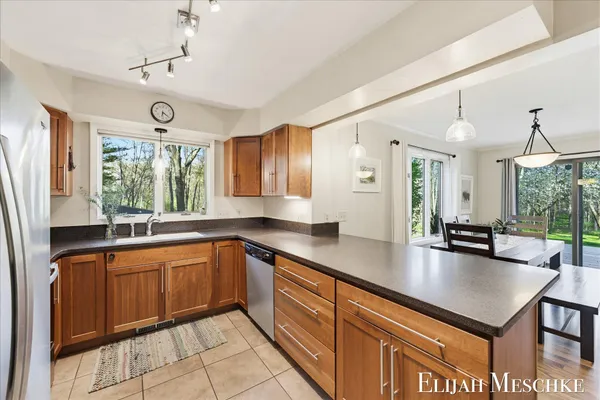$649,900 | 9000 Crooked Crow Road Northeast, Ada, MI 49301