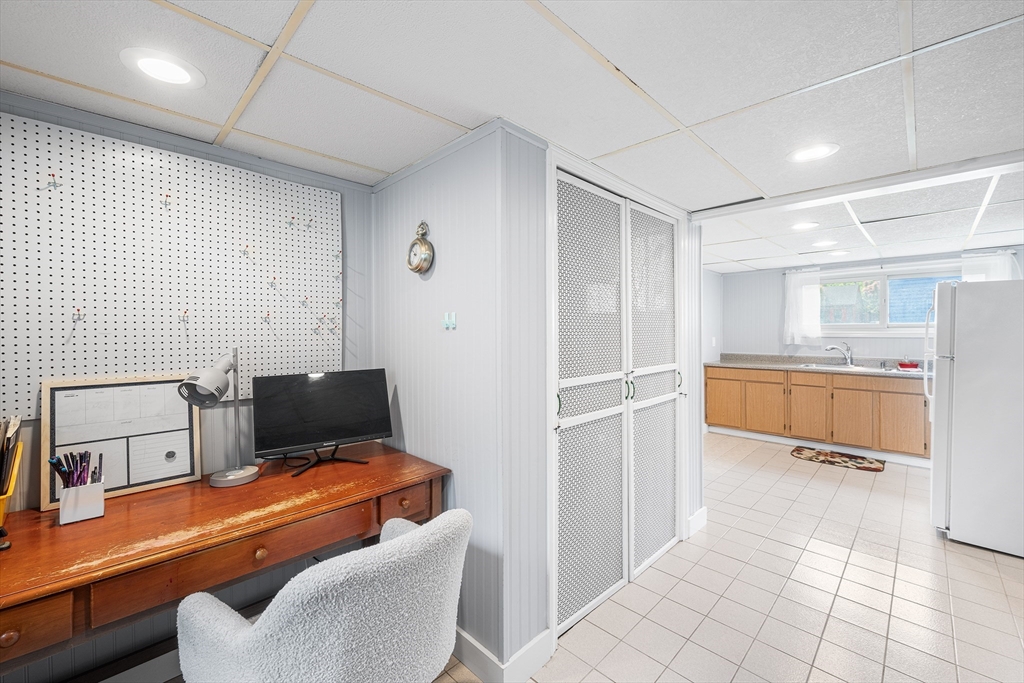 35 Ford Road Weymouth, MA 02190 - Photo 17 of 30 Gallery Image 17