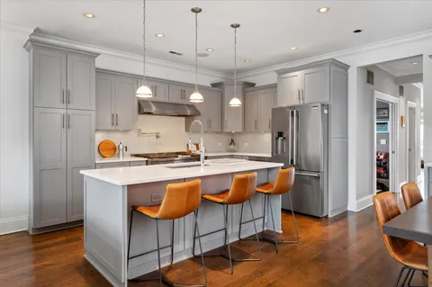 $1,625,000 | 1821 North Larrabee Street, Unit 2, Chicago, IL 60614