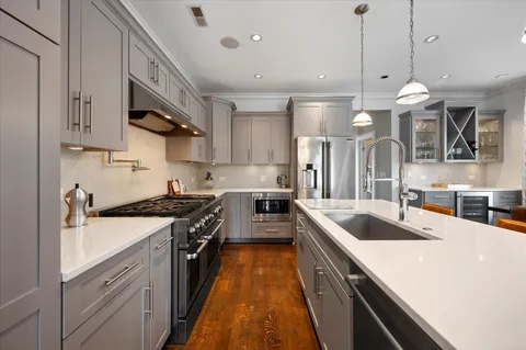 $1,625,000 | 1821 North Larrabee Street, Unit 2, Chicago, IL 60614