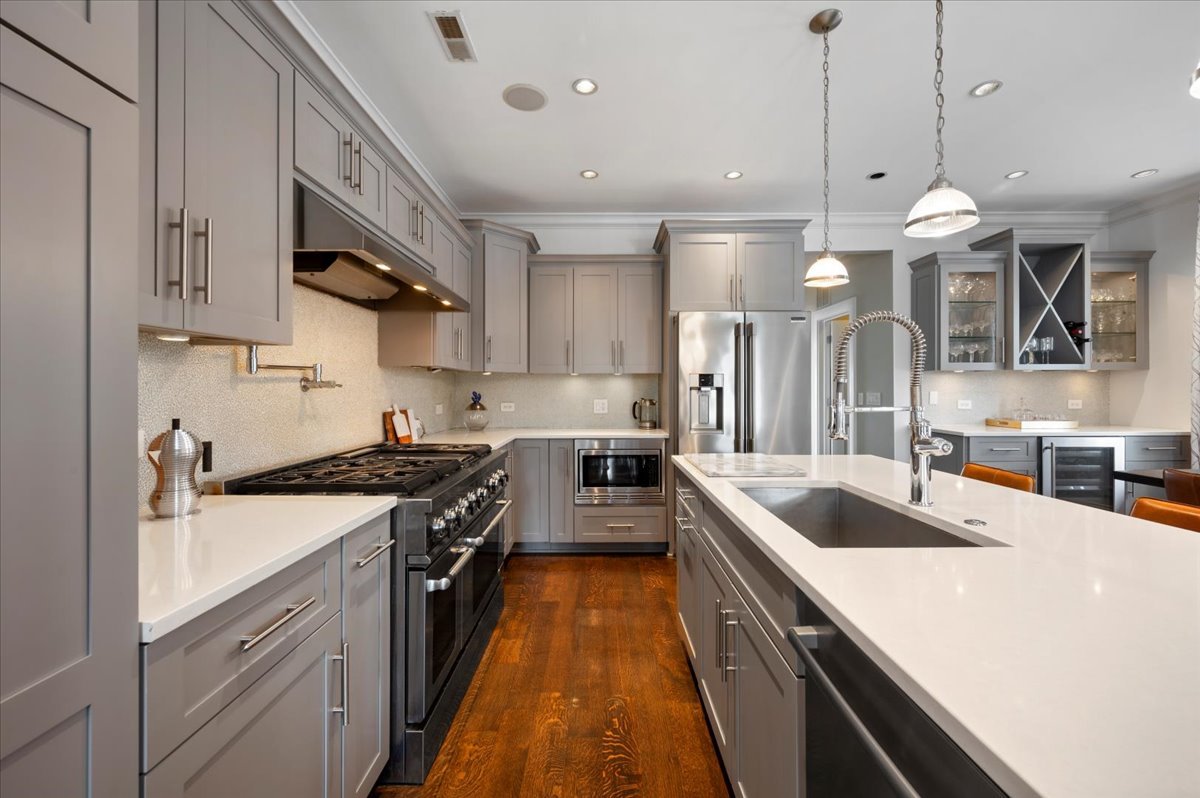 1821 North Larrabee Street, Unit 2 Chicago, IL 60614 - Photo 14 of 54