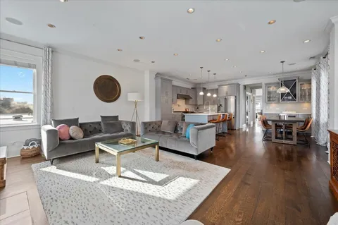 $1,625,000 | 1821 North Larrabee Street, Unit 2, Chicago, IL 60614