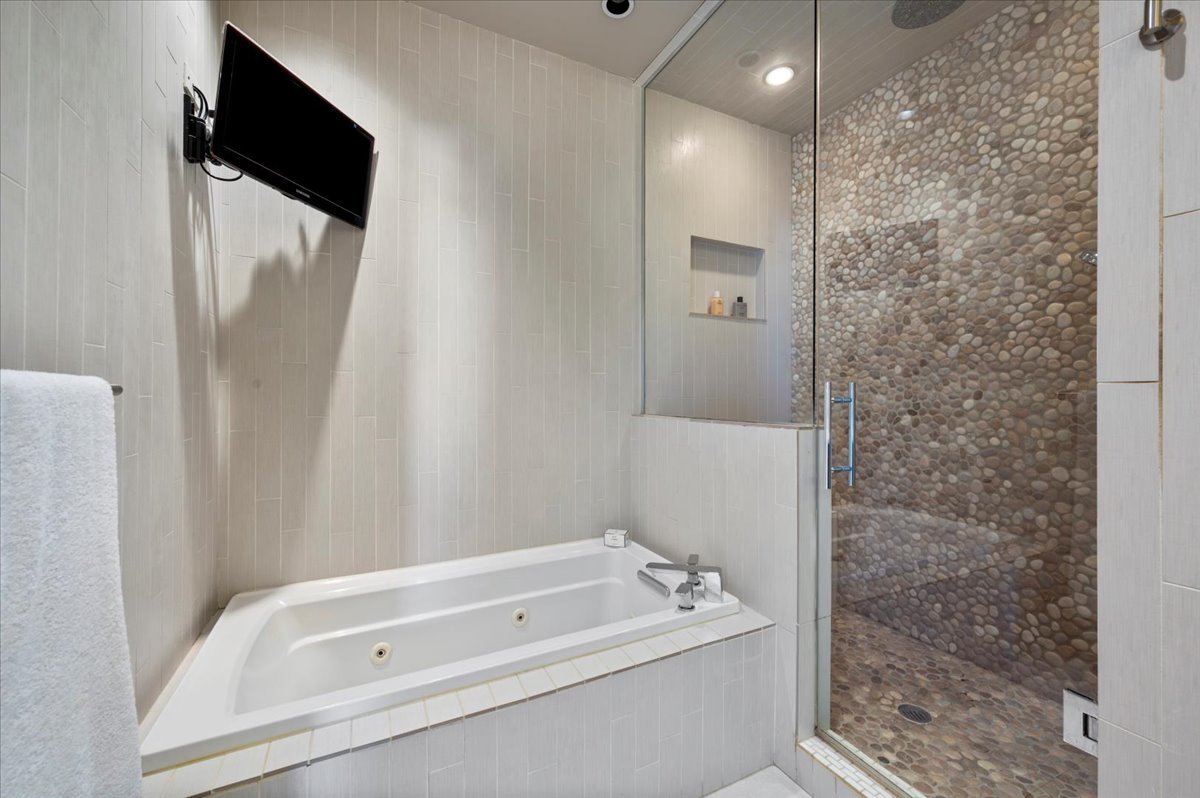 1821 North Larrabee Street, Unit 2 Chicago, IL 60614 - Photo 30 of 54