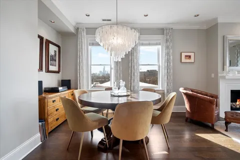 $1,625,000 | 1821 North Larrabee Street, Unit 2, Chicago, IL 60614