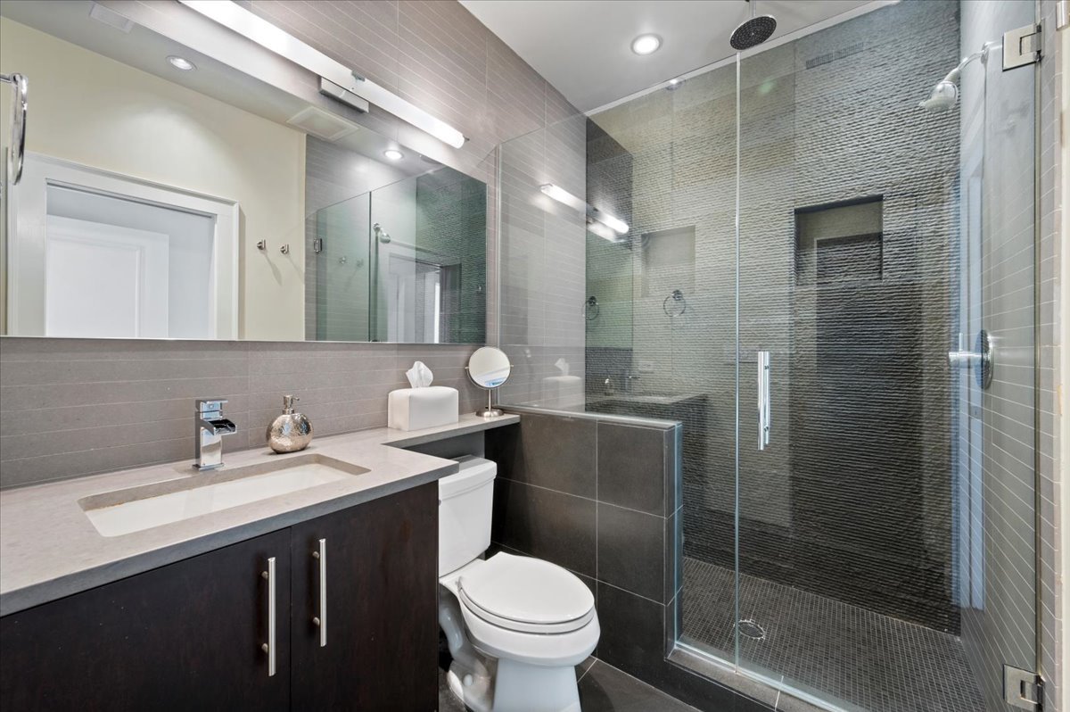 1821 North Larrabee Street, Unit 2 Chicago, IL 60614 - Photo 33 of 54