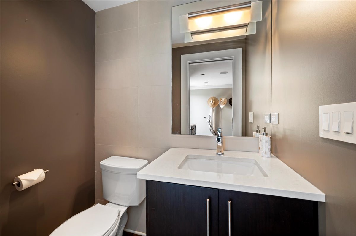 1821 North Larrabee Street, Unit 2 Chicago, IL 60614 - Photo 39 of 54