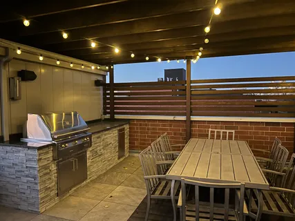 $1,625,000 | 1821 North Larrabee Street, Unit 2, Chicago, IL 60614