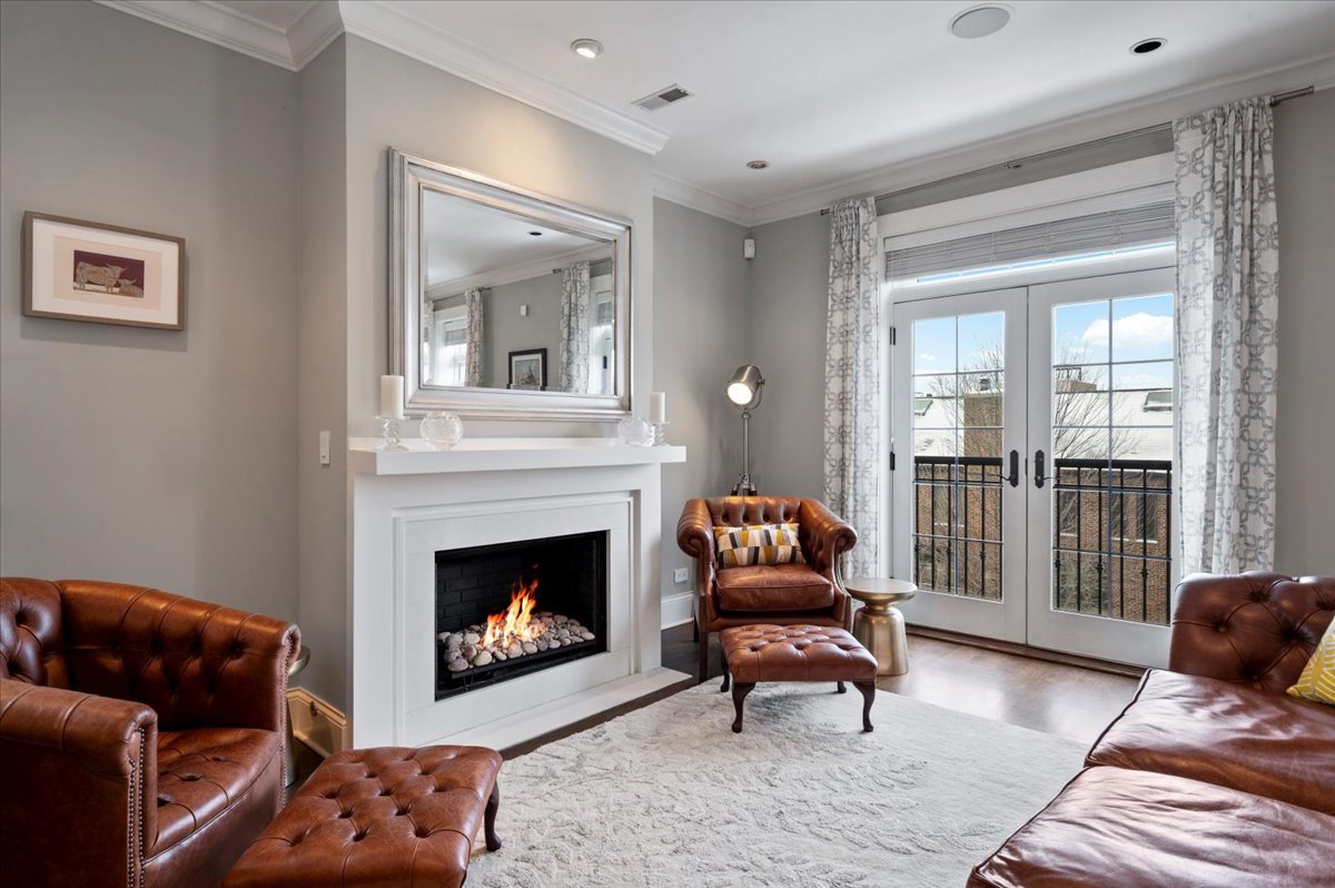 1821 North Larrabee Street, Unit 2 Chicago, IL 60614 - Photo 5 of 54