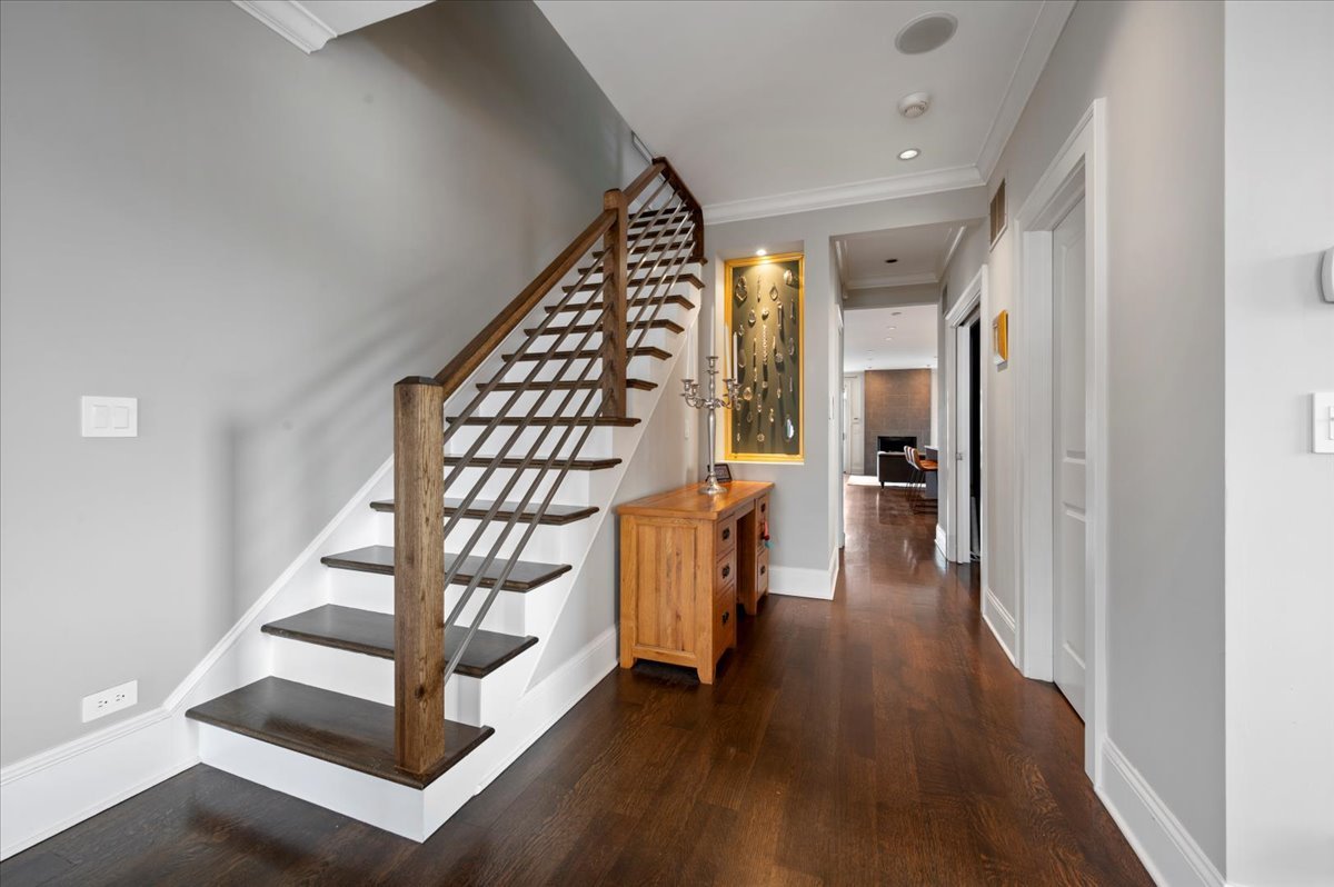 1821 North Larrabee Street, Unit 2 Chicago, IL 60614 - Photo 7 of 54