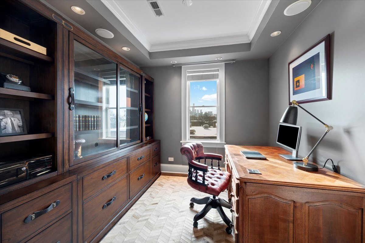 1821 North Larrabee Street, Unit 2 Chicago, IL 60614 - Photo 9 of 54