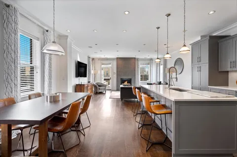 $1,625,000 | 1821 North Larrabee Street, Unit 2, Chicago, IL 60614