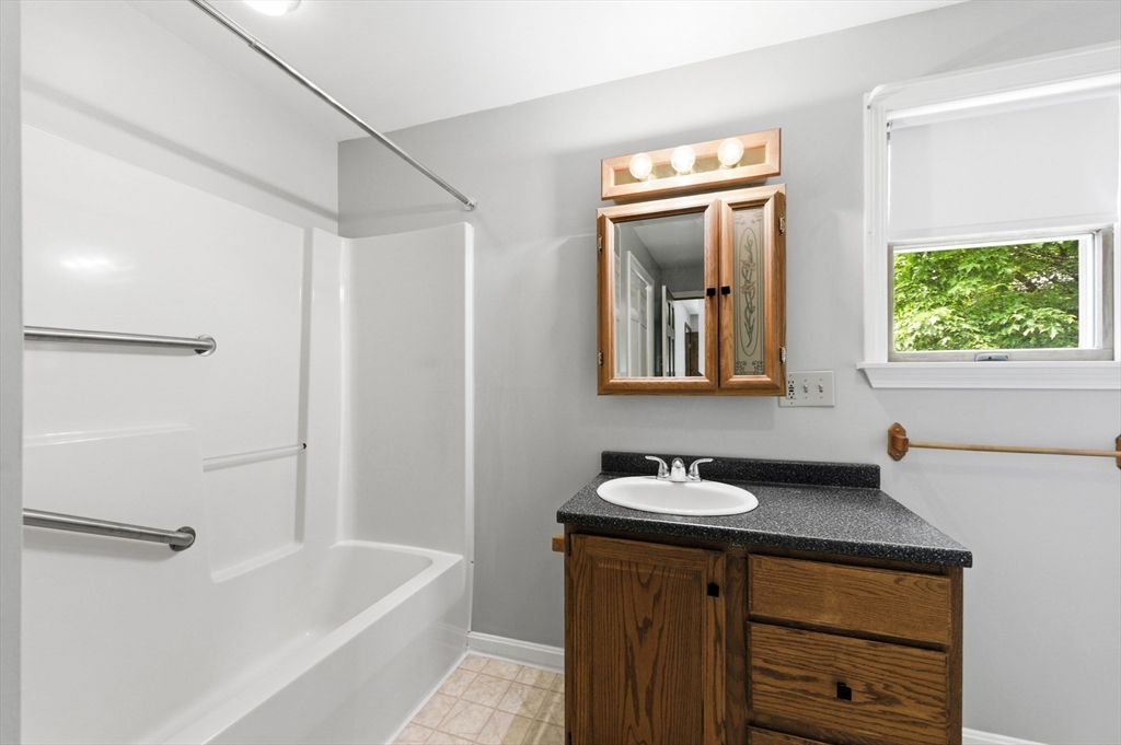 21 Pleasant Street Merrimac, MA 01860 - Photo 26 of 40