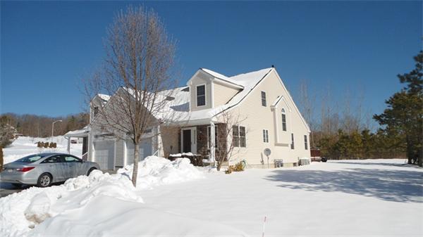 26 Fox Run Road, Unit 26 Blackstone, MA 01504 - Photo 2 of 11 Gallery Image 2
