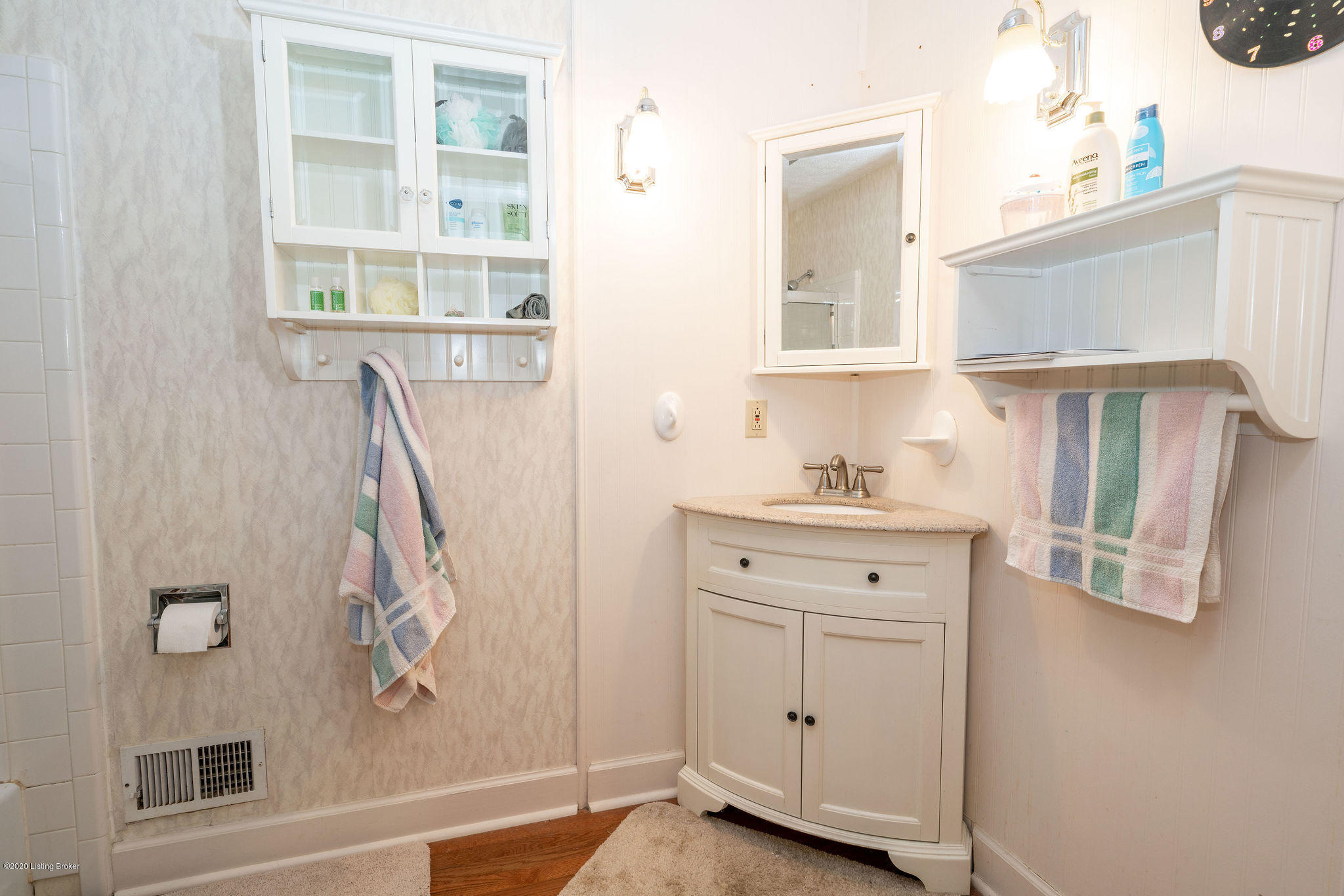 2405 Tuckaho Road Louisville, KY 40207 - Photo 26 of 51 Full Bath