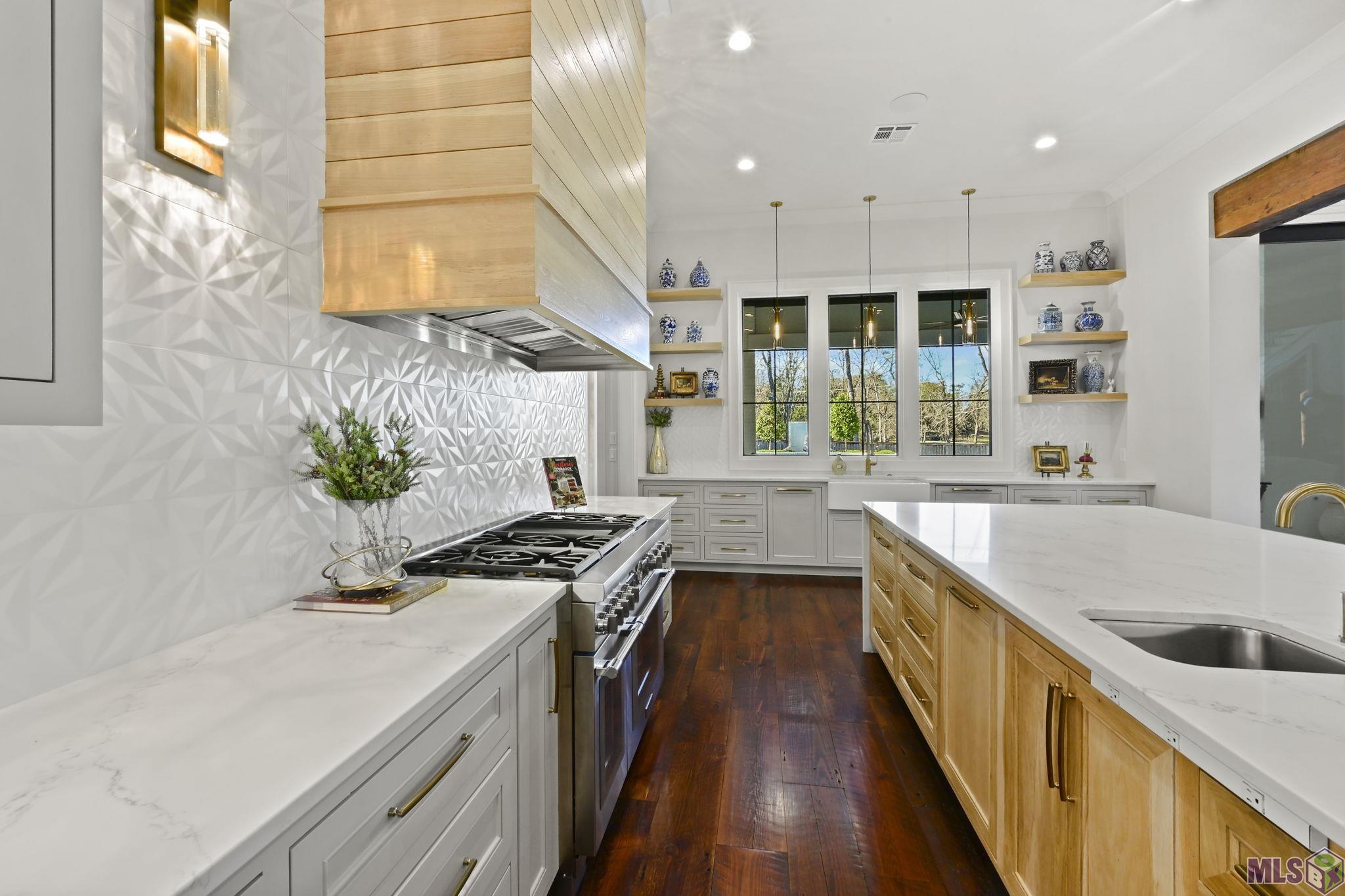 110 Valhalla Boulevard Baton Rouge, LA 70810 - Photo 3 of 44