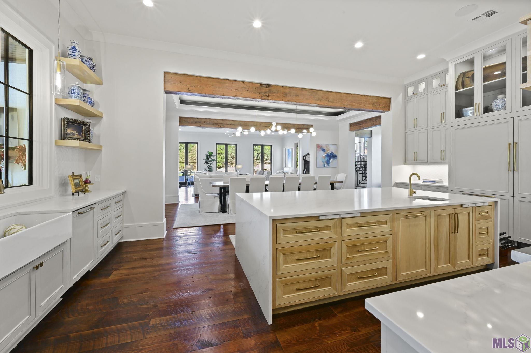 110 Valhalla Boulevard Baton Rouge, LA 70810 - Photo 4 of 44