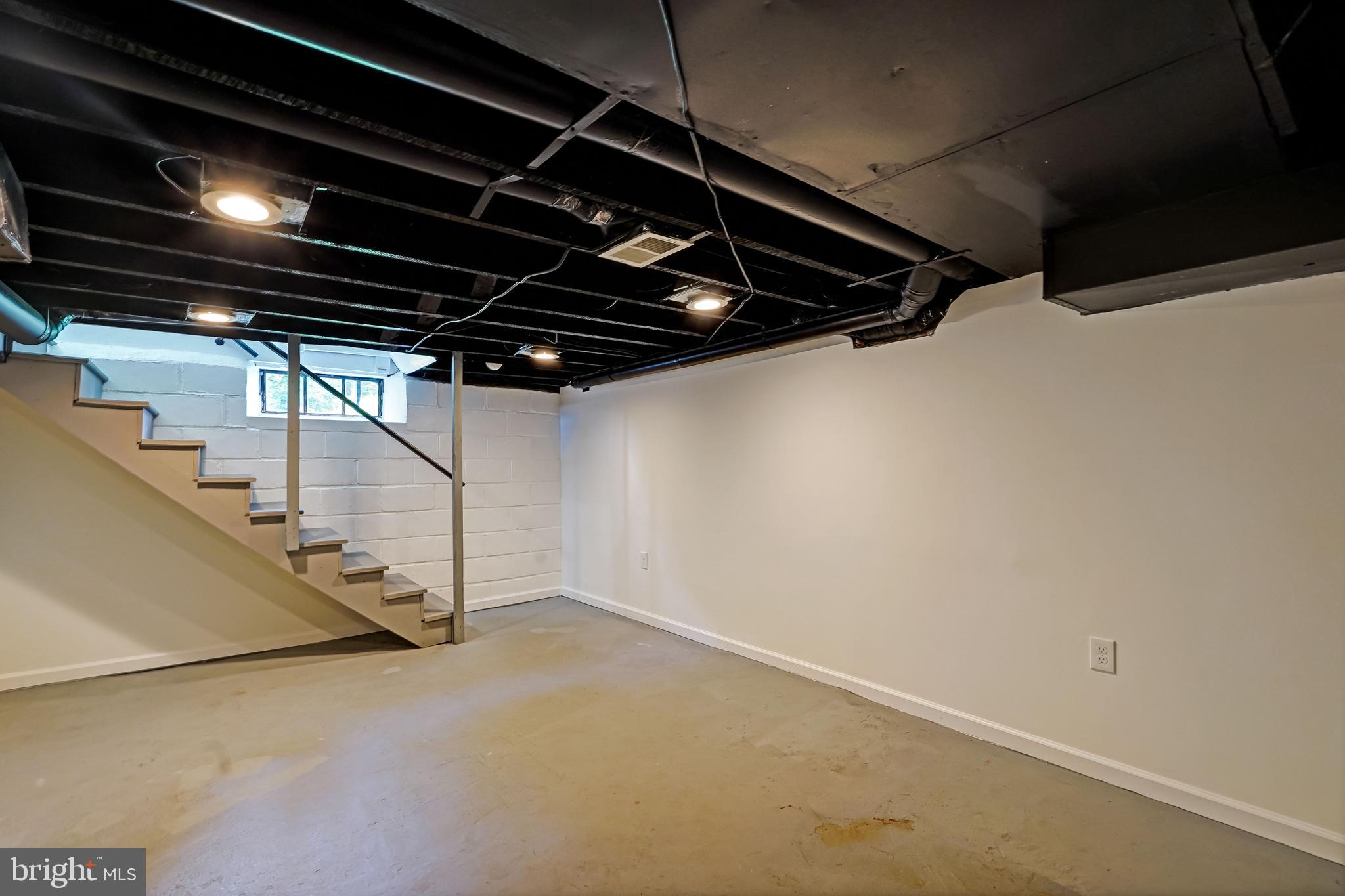 27100 Ridge Road Damascus, MD 20872 - Photo 42 of 74 a view of an empty room