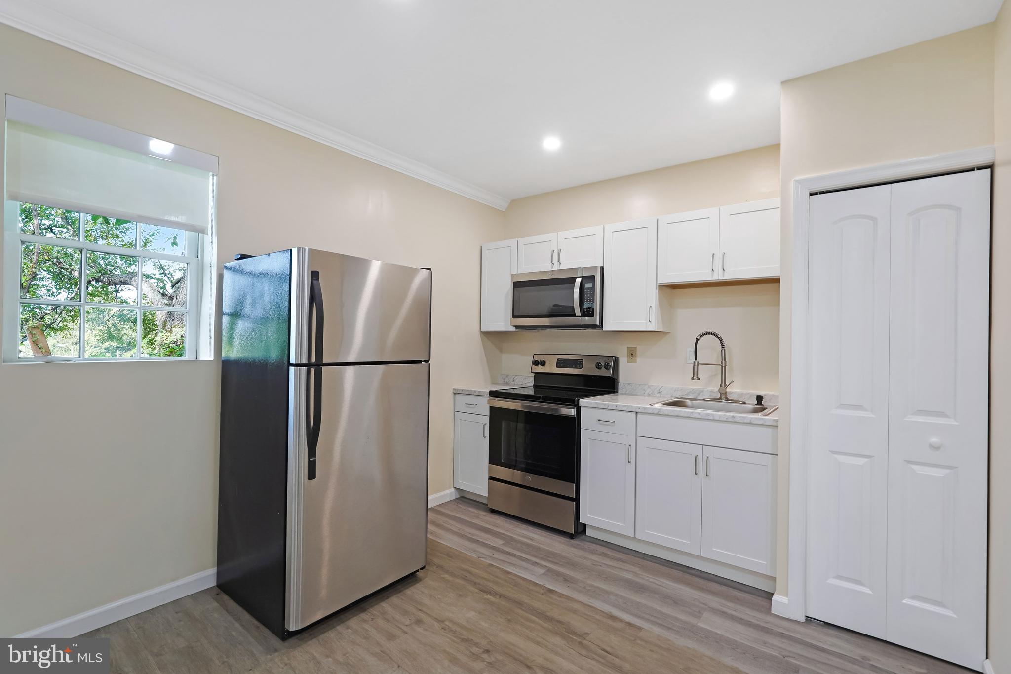 27100 Ridge Road Damascus, MD 20872 - Photo 60 of 74 Detached Guest Suite w/ Full Kitchenette + Full BA