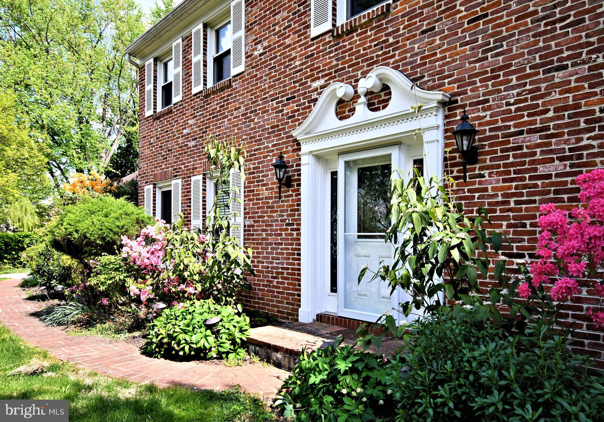 816 Glenn Circle Wayne, PA 19087 - Photo 3 of 63