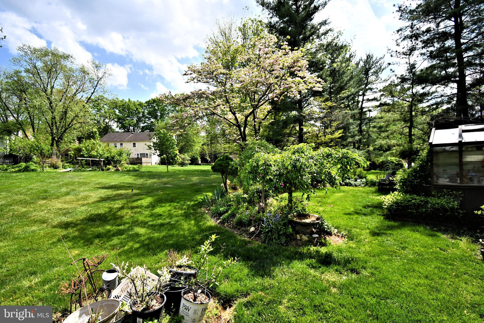 816 Glenn Circle Wayne, PA 19087 - Photo 52 of 63 a view of a lush green field