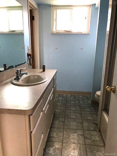 807 North Road Fenton, MI 48430 - Photo 11 of 13 bathroom