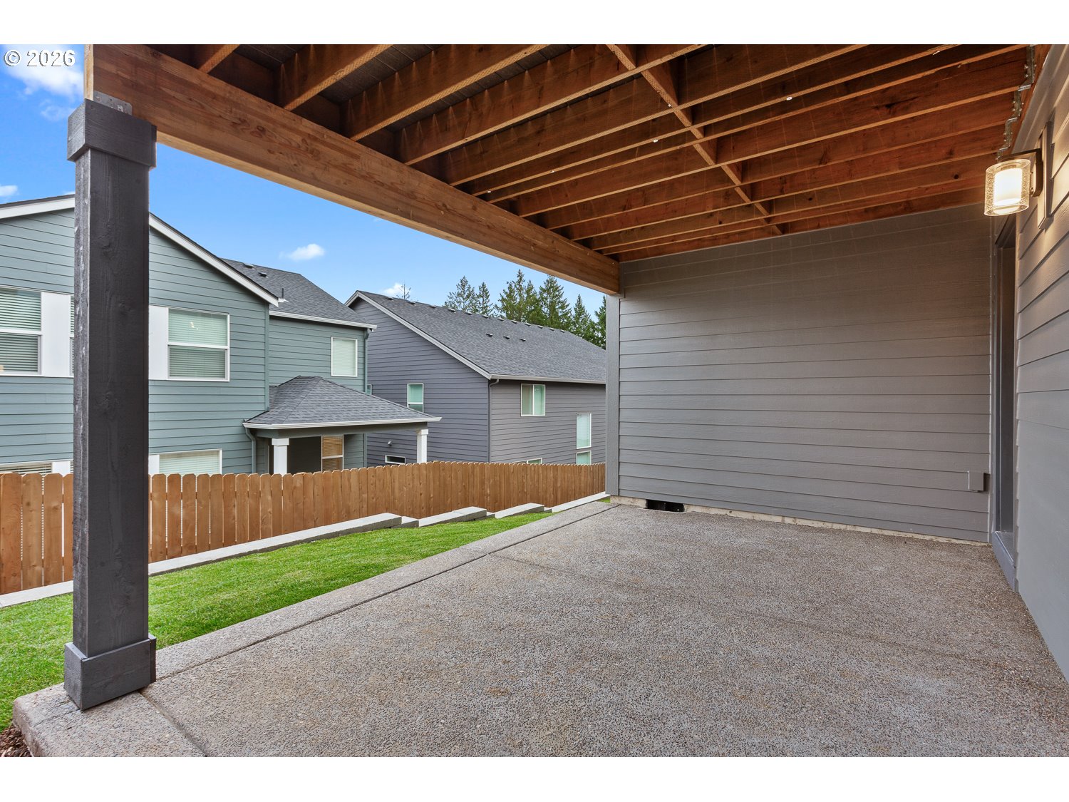 15666 Southwest Everglade Avenue Tigard, OR 97224 - Photo 40 of 45 a front view of a house with garden