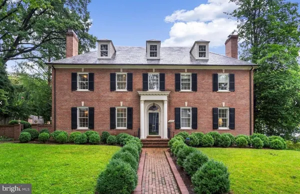 $4,185,000 | 4920 Palisade Lane Northwest, Washington, DC 20016