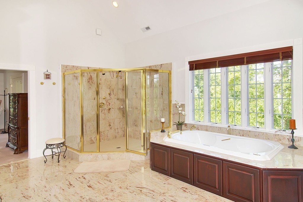 20 Coachman Ridge Road Shrewsbury, MA 01545 - Photo 18 of 30 Gallery Image 18