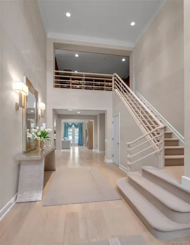 $4,250,000 | 17 Evergreen Circle, Manhasset, NY 11030