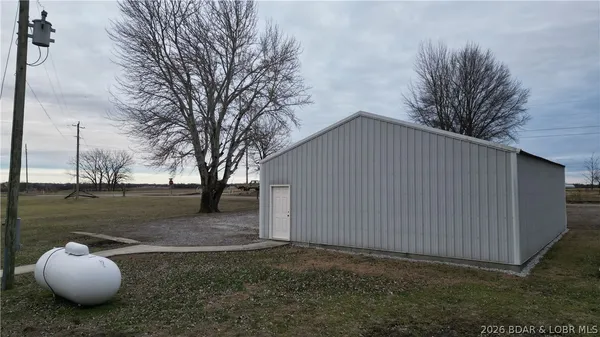 $430,000 | 430 Lewis Drive, Syracuse, MO 65354