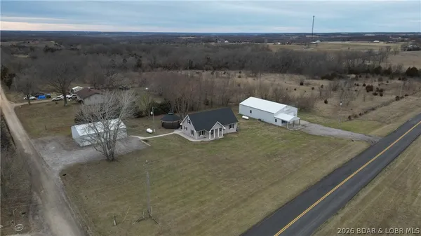 $430,000 | 430 Lewis Drive, Syracuse, MO 65354