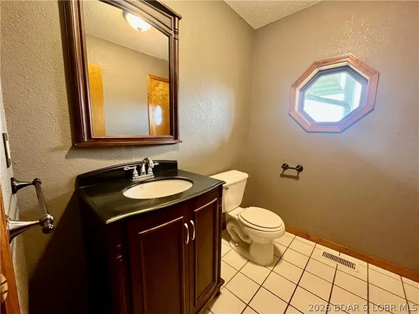 $430,000 | 430 Lewis Drive, Syracuse, MO 65354