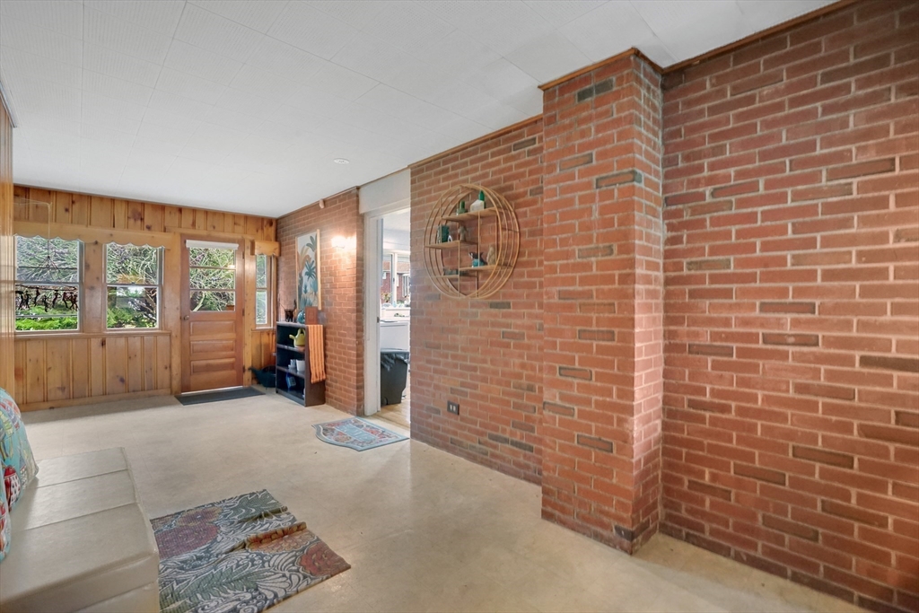 28 Dayton Street Springfield, MA 01118 - Photo 12 of 40 Gallery Image 12