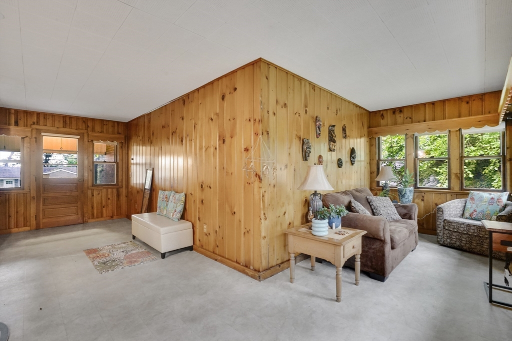 28 Dayton Street Springfield, MA 01118 - Photo 13 of 40 Gallery Image 13