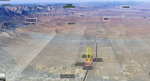 a view of a with white wall